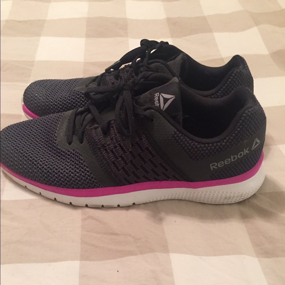 Reebok black tennis shoes - sz 10